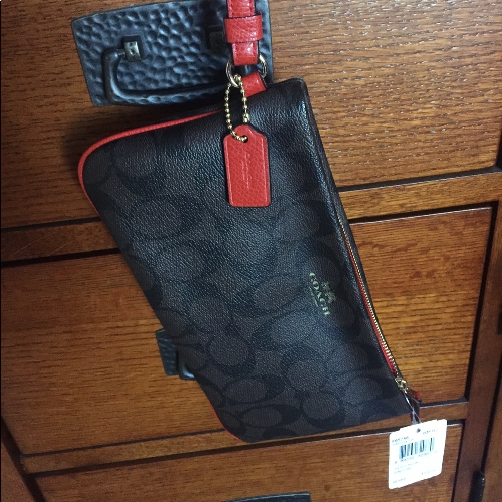 New Coach large wrislet - Picture 4 of 4